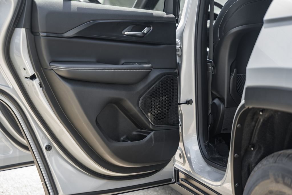 New 2025 Jeep Grand Cherokee Laredo X w/ Luxury Tech Group I image 38