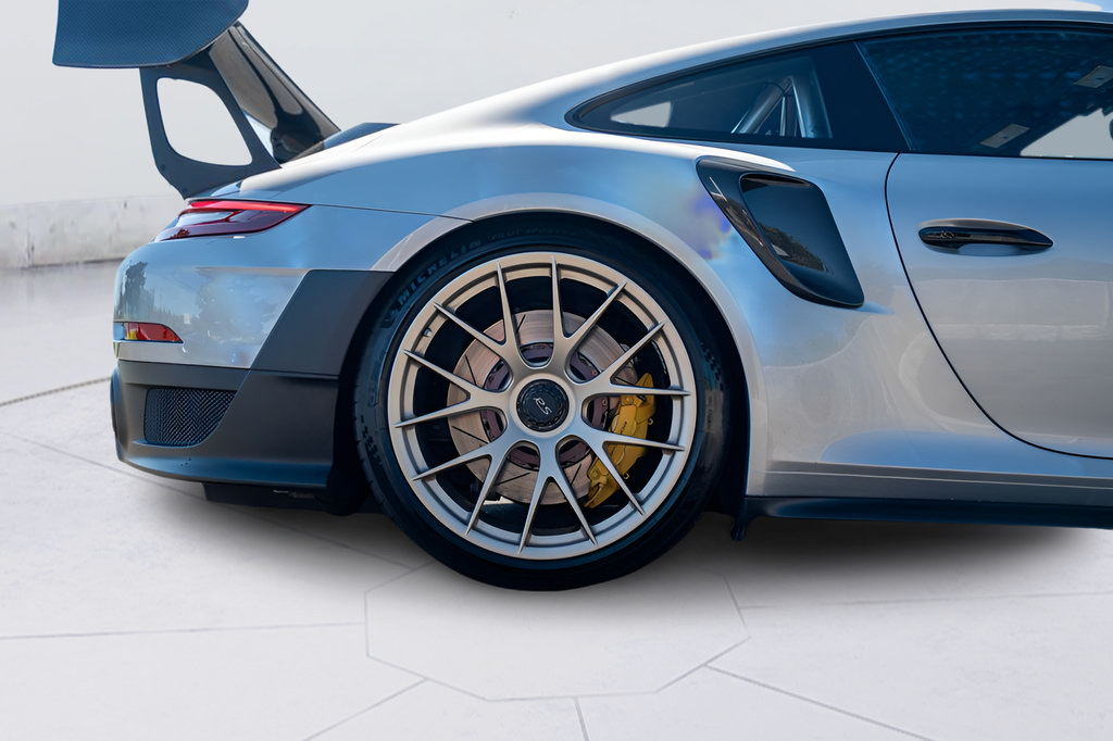 Used 2018 Porsche 911 GT2 RS RWD image 26