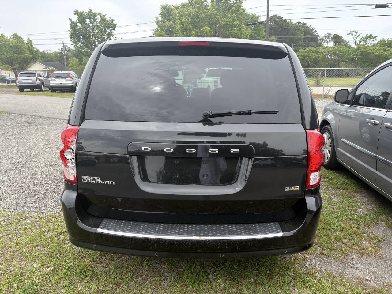 Used 2017 Dodge Grand Caravan SE w/ Power Window Group FWD image 4