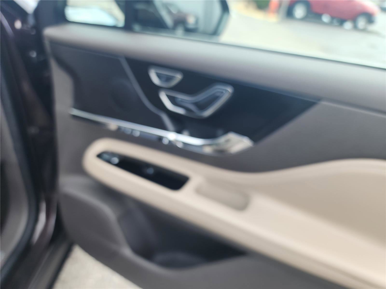 Used 2023 Lincoln Corsair FWD w/ Towing Package image 23