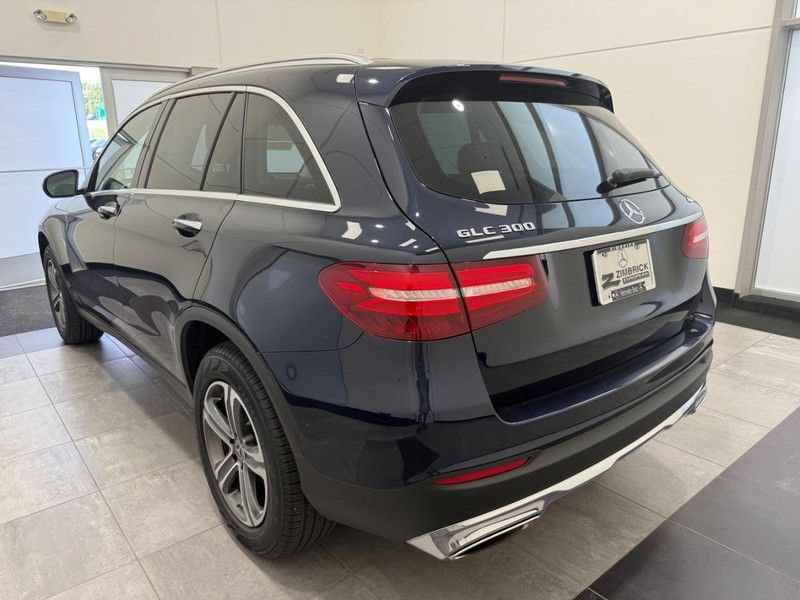 Used 2019 Mercedes-Benz GLC 300 4MATIC image 4