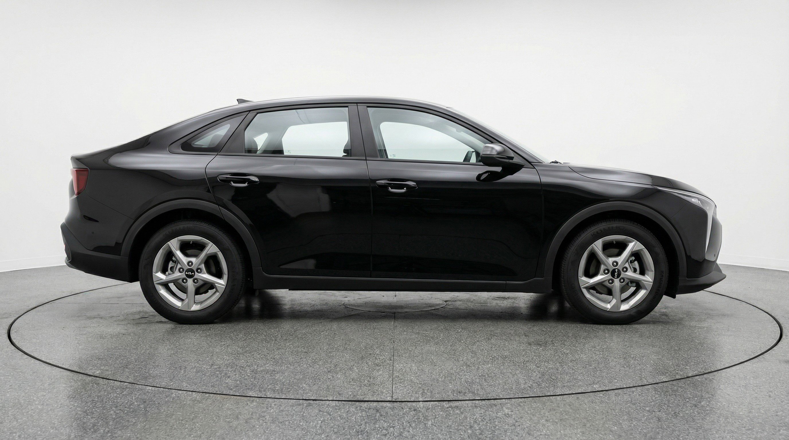 Used 2025 Kia K4 LXS image 11