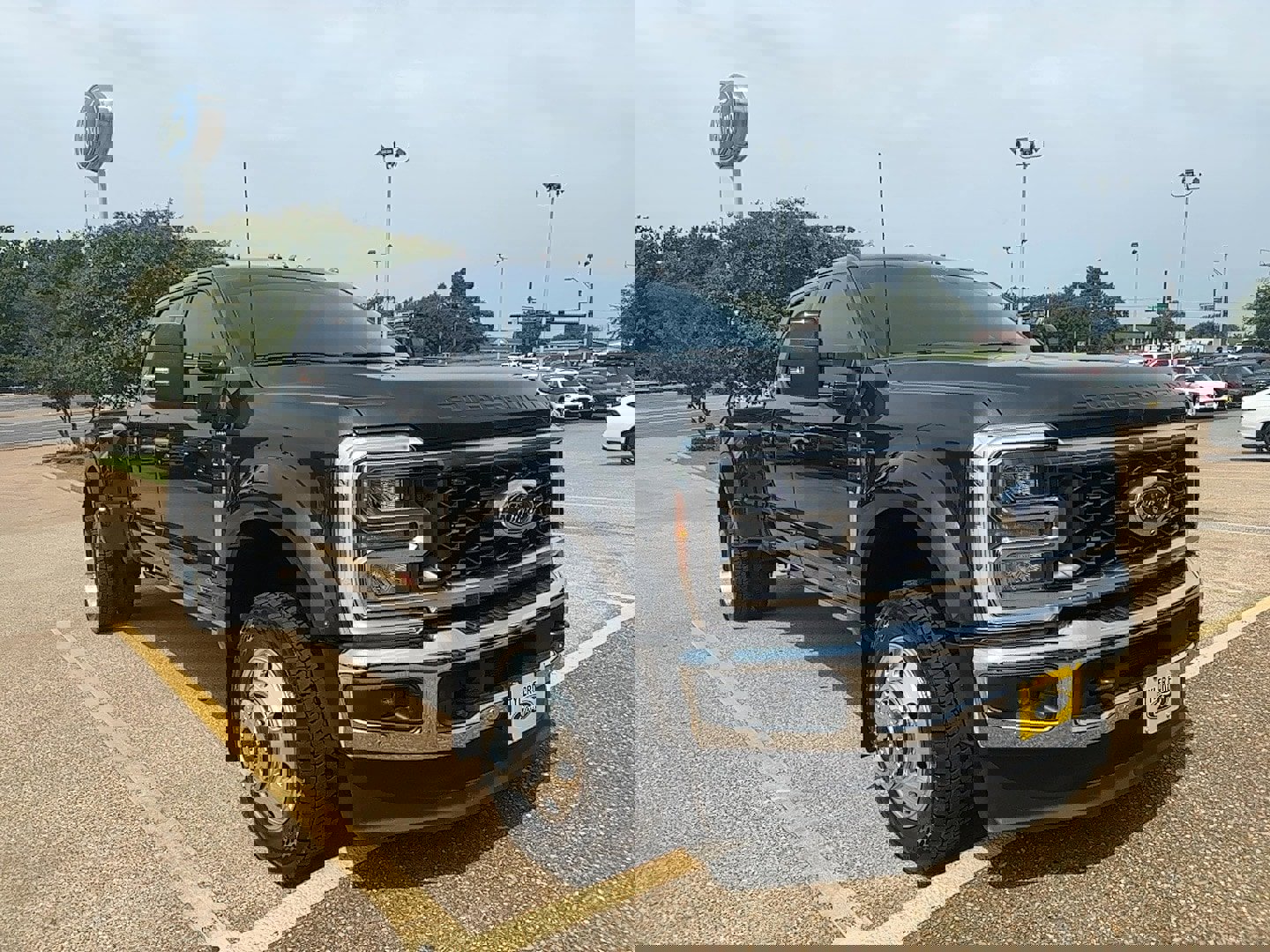 Used 2025 Ford F450 Lariat w/ Lariat Ultimate Package image 2