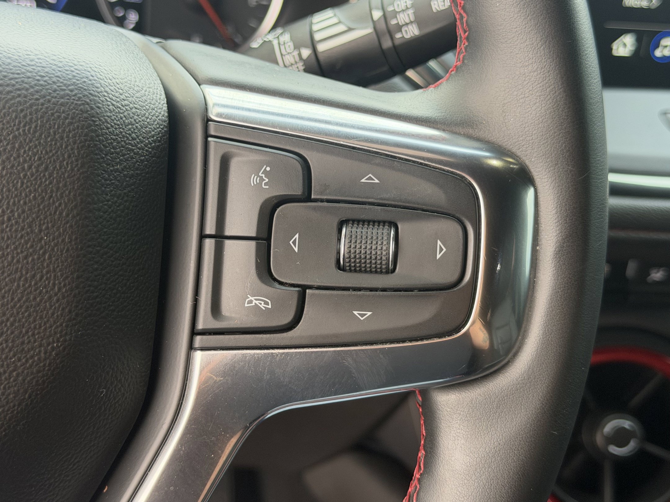 Used 2023 Chevrolet Blazer RS w/ Enhanced Convenience Package FWD image 16