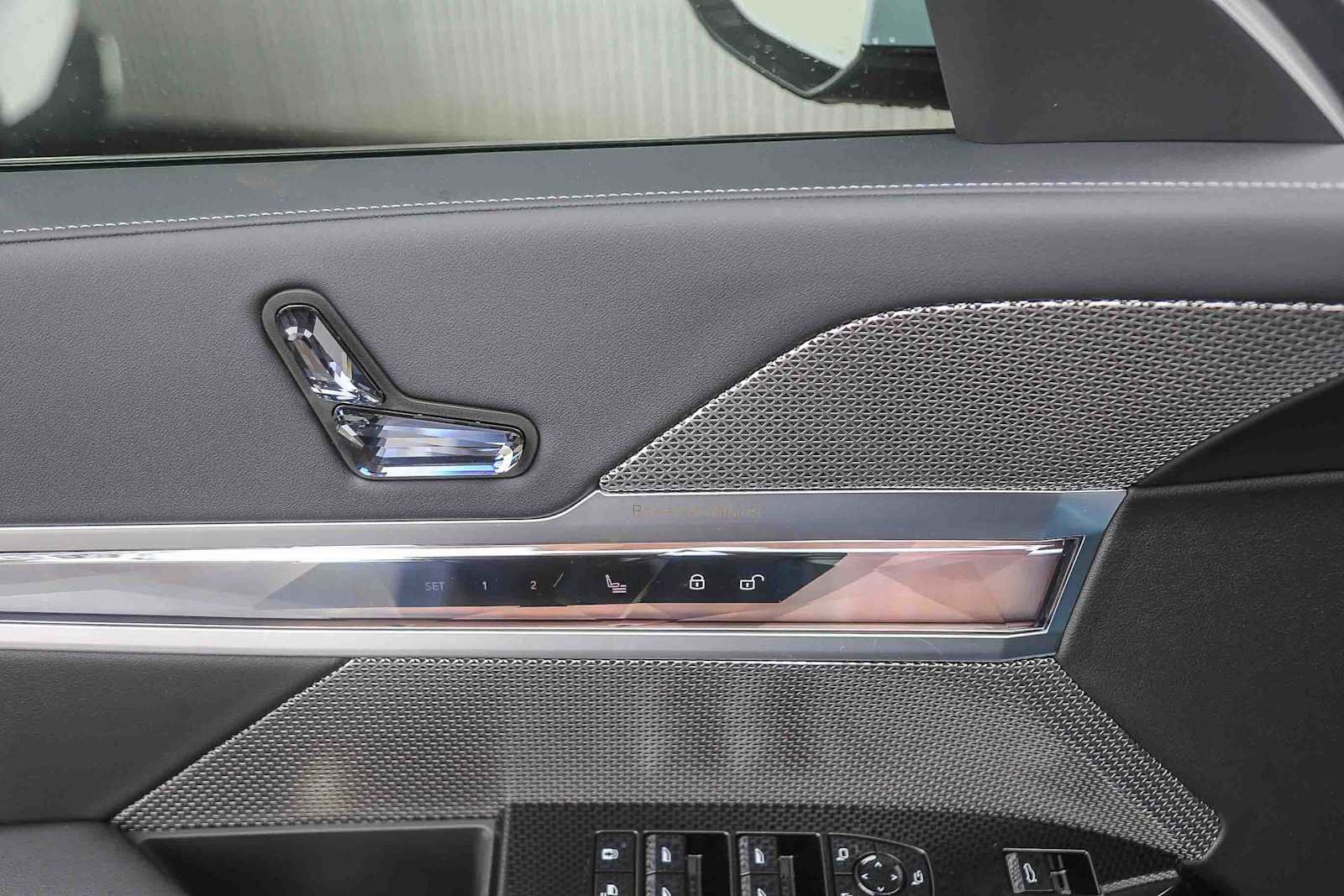 New 2026 BMW 740i image 18