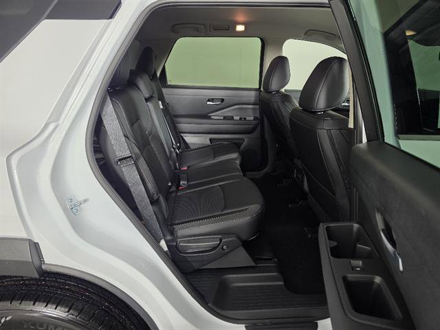 New 2026 Nissan Pathfinder SL AWD/4WD image 16