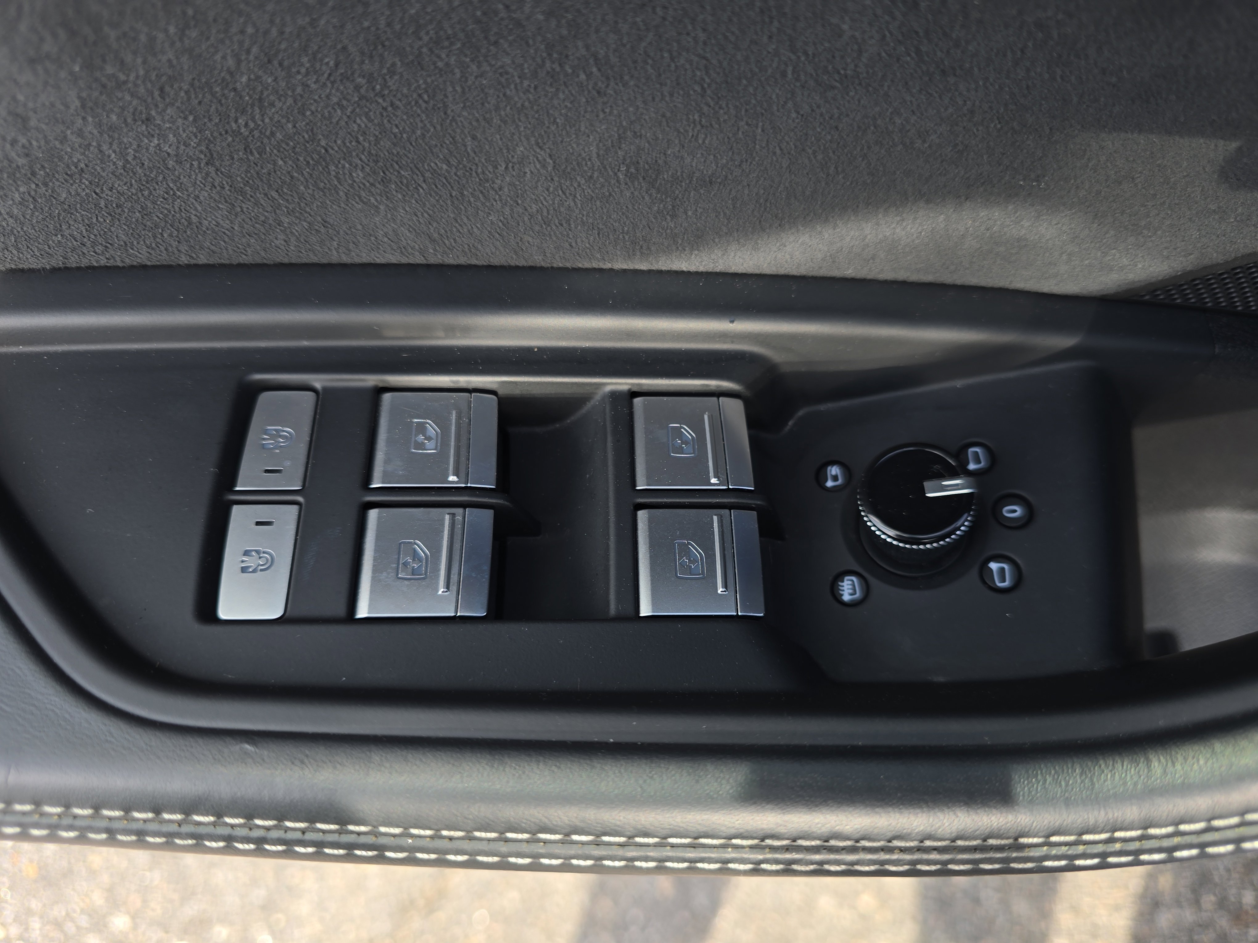 Used 2022 Audi e-tron S Prestige AWD/4WD image 28