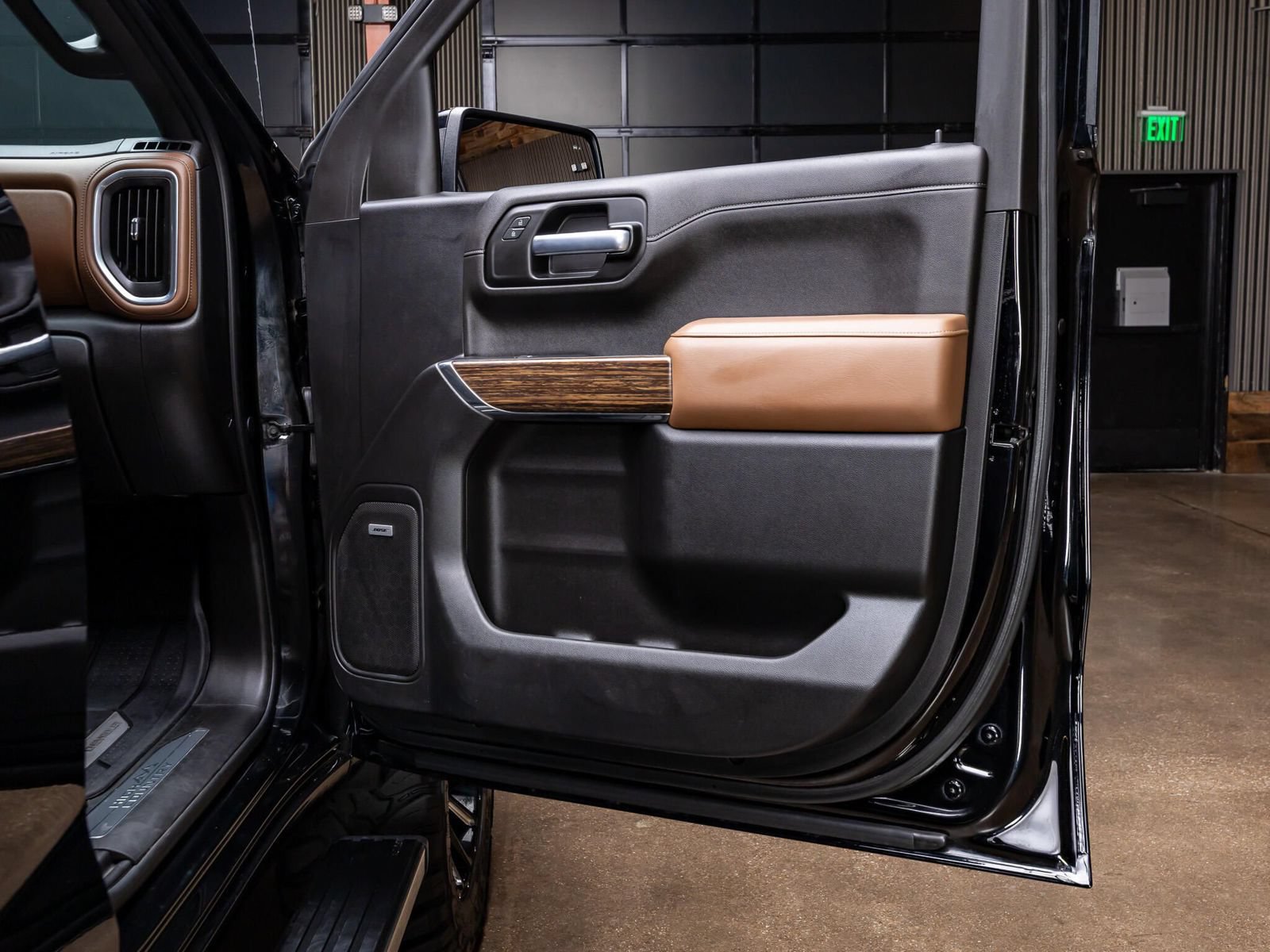 Used 2019 Chevrolet Silverado 1500 High Country AWD/4WD image 33