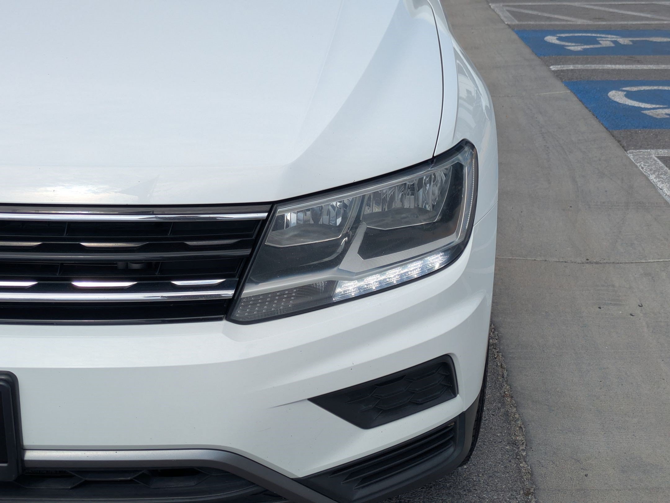 Used 2018 Volkswagen Tiguan SE w/ 3rd Row Seat Package AWD/4WD image 12