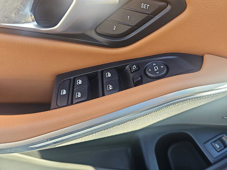 Used 2025 BMW 330i Sedan w/ M Sport Package image 12