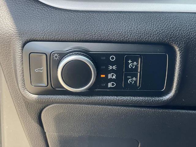 Certified 2023 Ford Explorer XLT RWD image 21