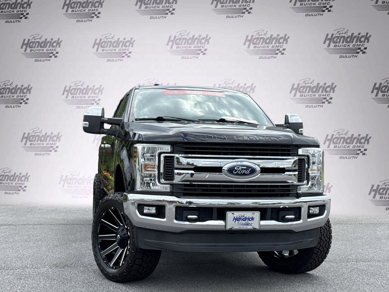 Used 2019 Ford F250 XLT w/ XLT Premium Package AWD/4WD image 2
