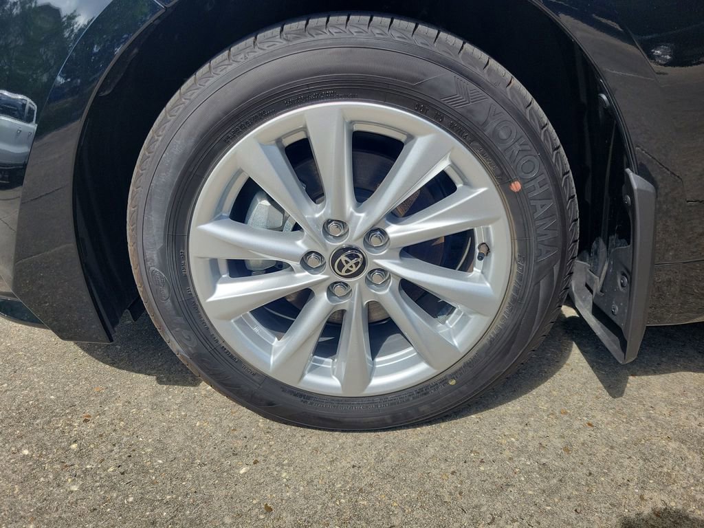 Used 2026 Toyota Corolla LE w/ LE Premium Package FWD image 30