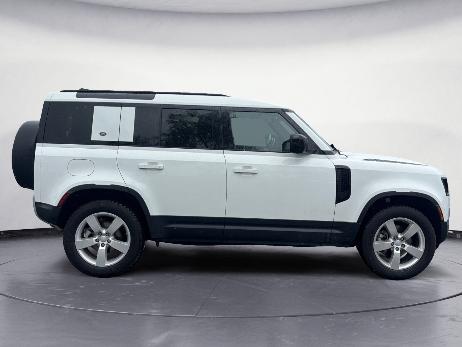 Used 2021 Land Rover Defender 110 AWD/4WD image 6