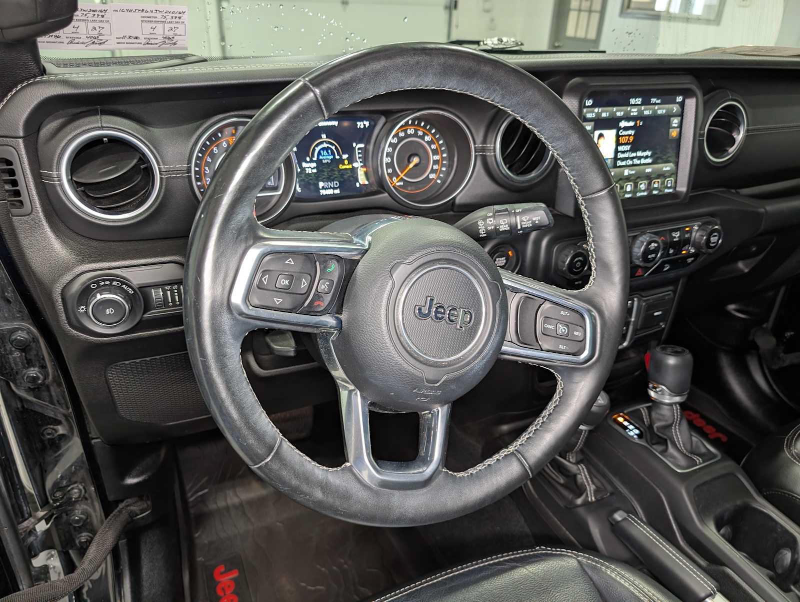Used 2018 Jeep Wrangler Unlimited Sahara AWD/4WD image 31