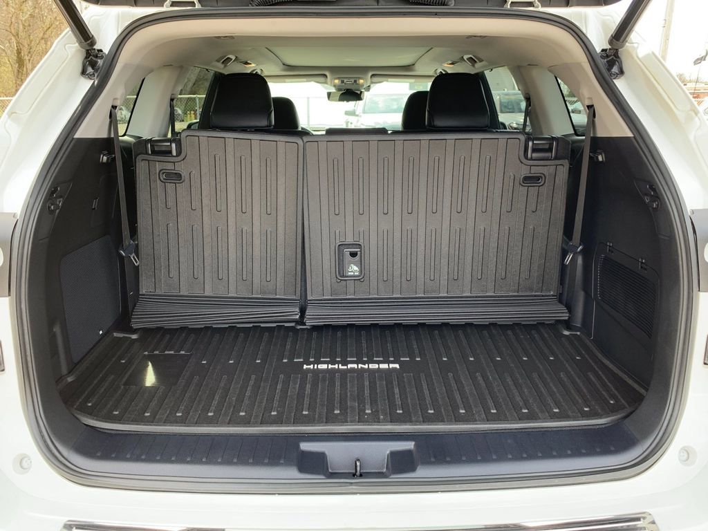 Used 2020 Toyota Highlander Platinum image 19