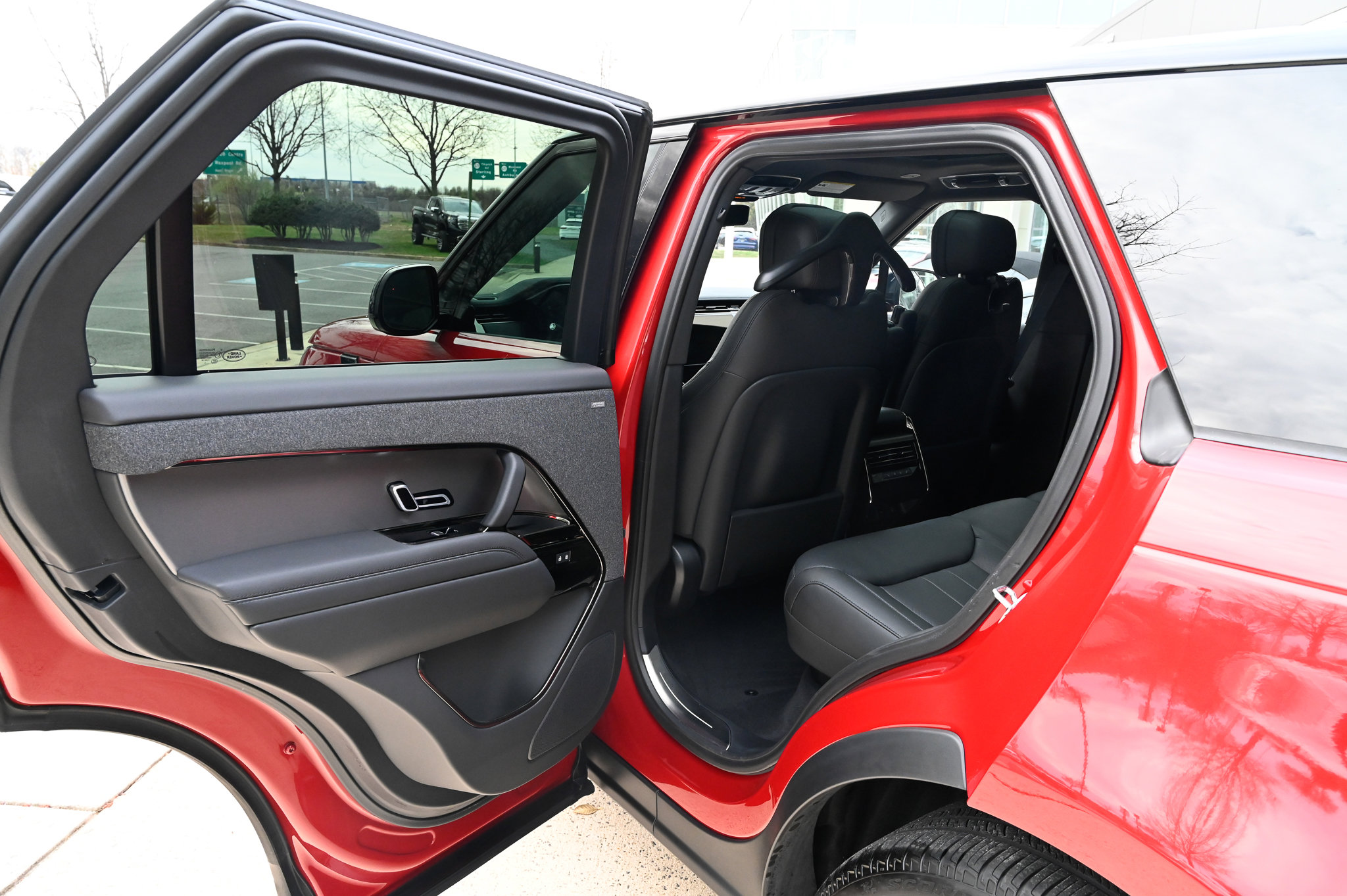 Used 2025 Land Rover Range Rover Sport Dynamic SE image 34