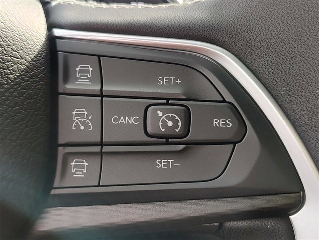 New 2025 Jeep Grand Cherokee Altitude image 19