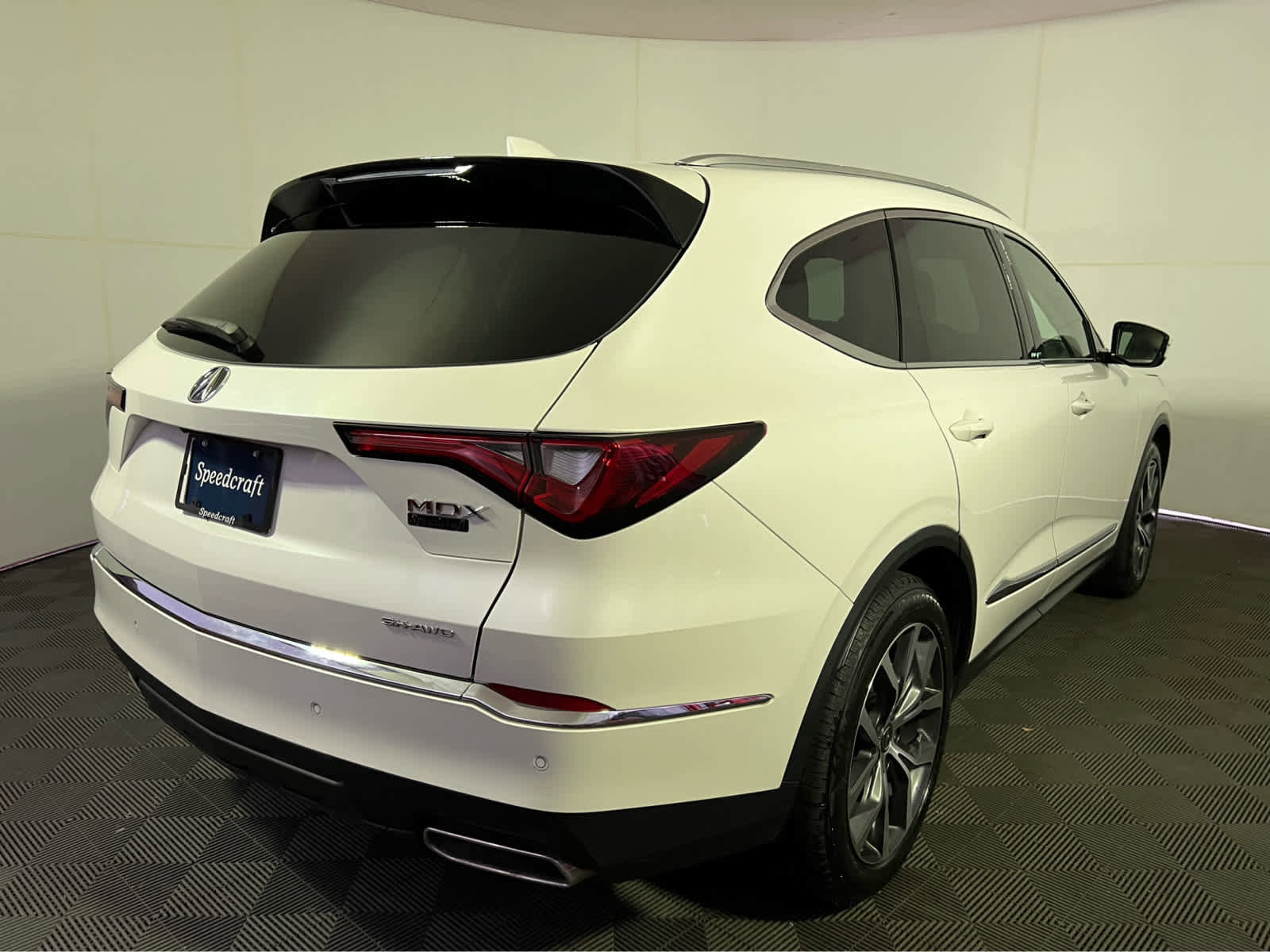 Used 2023 Acura MDX SH-AWD w/ Technology Package image 7