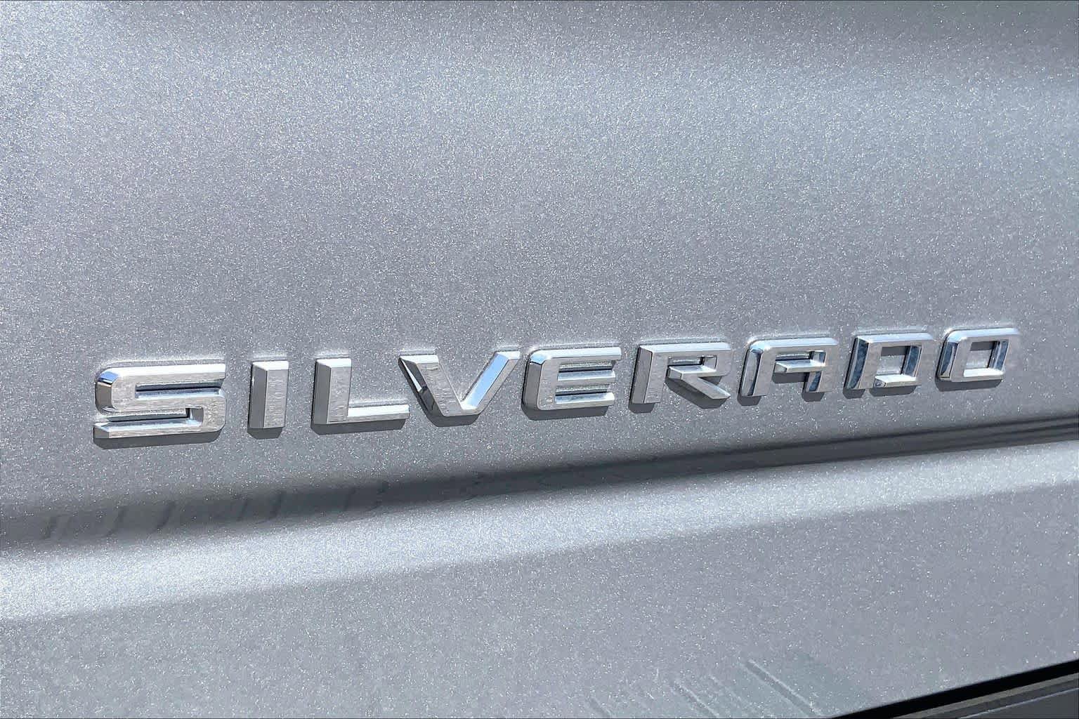Used 2024 Chevrolet Silverado 1500 LT AWD/4WD image 31