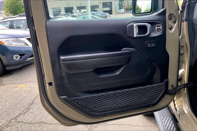 Used 2020 Jeep Gladiator Mojave AWD/4WD image 17