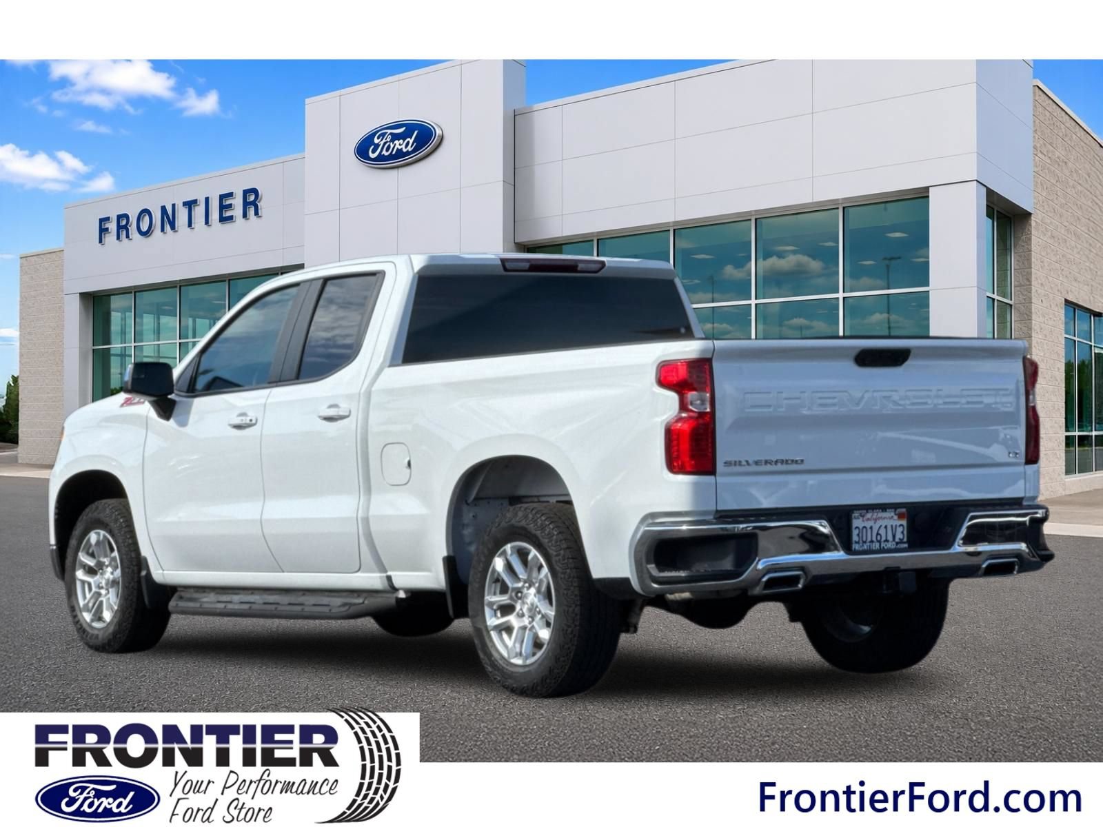 Used 2023 Chevrolet Silverado 1500 LT w/ Z71 Off-Road Package AWD/4WD image 7