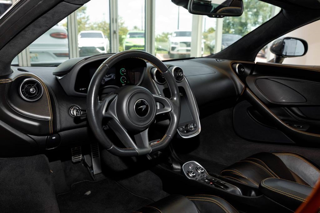 Used 2019 McLaren 570S Spider RWD image 23