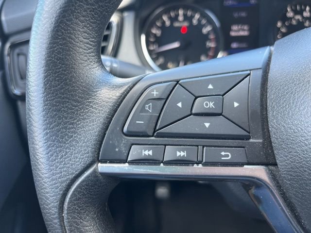 Used 2018 Nissan Rogue S image 22