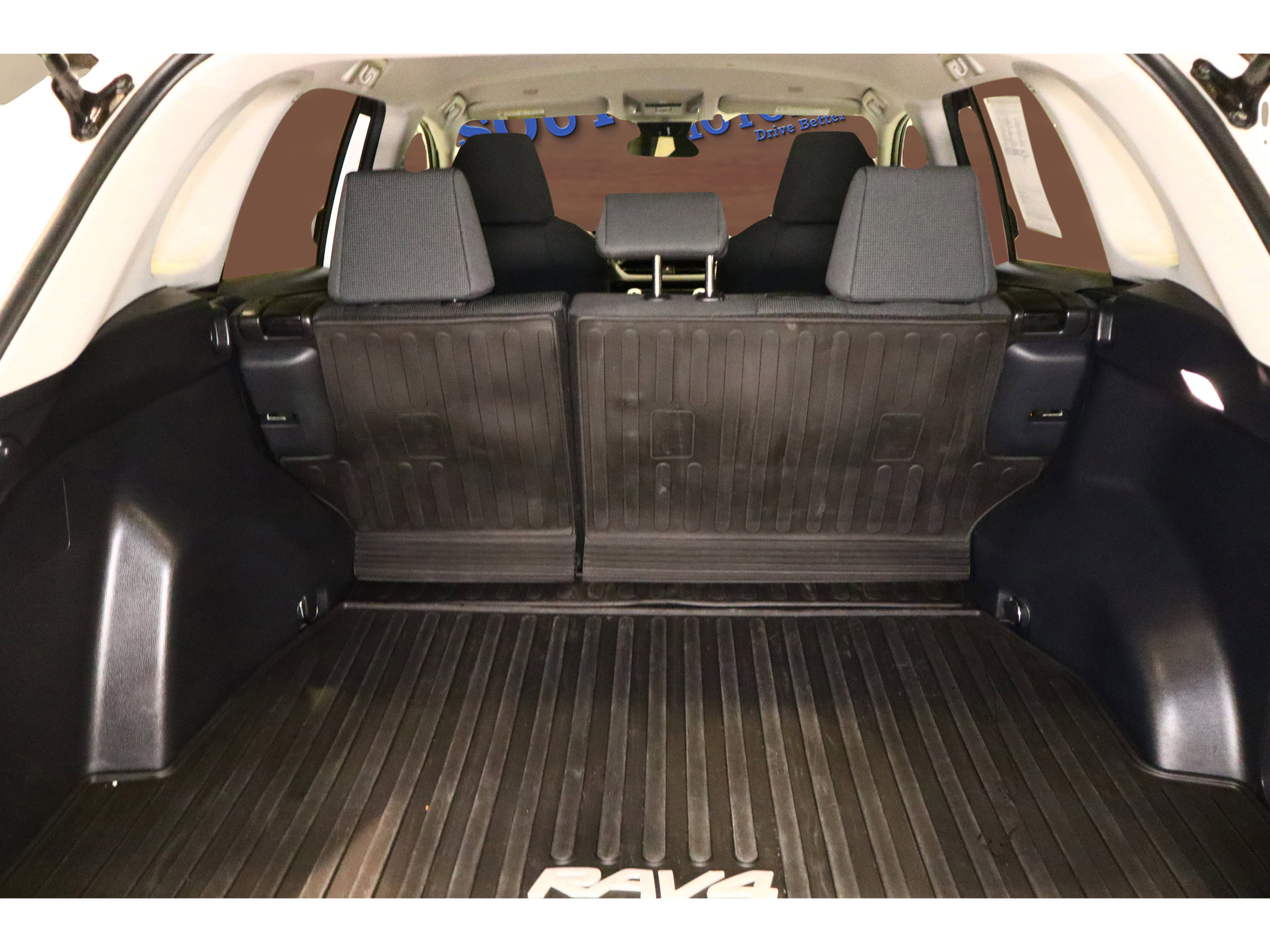 Used 2024 Toyota RAV4 LE image 17