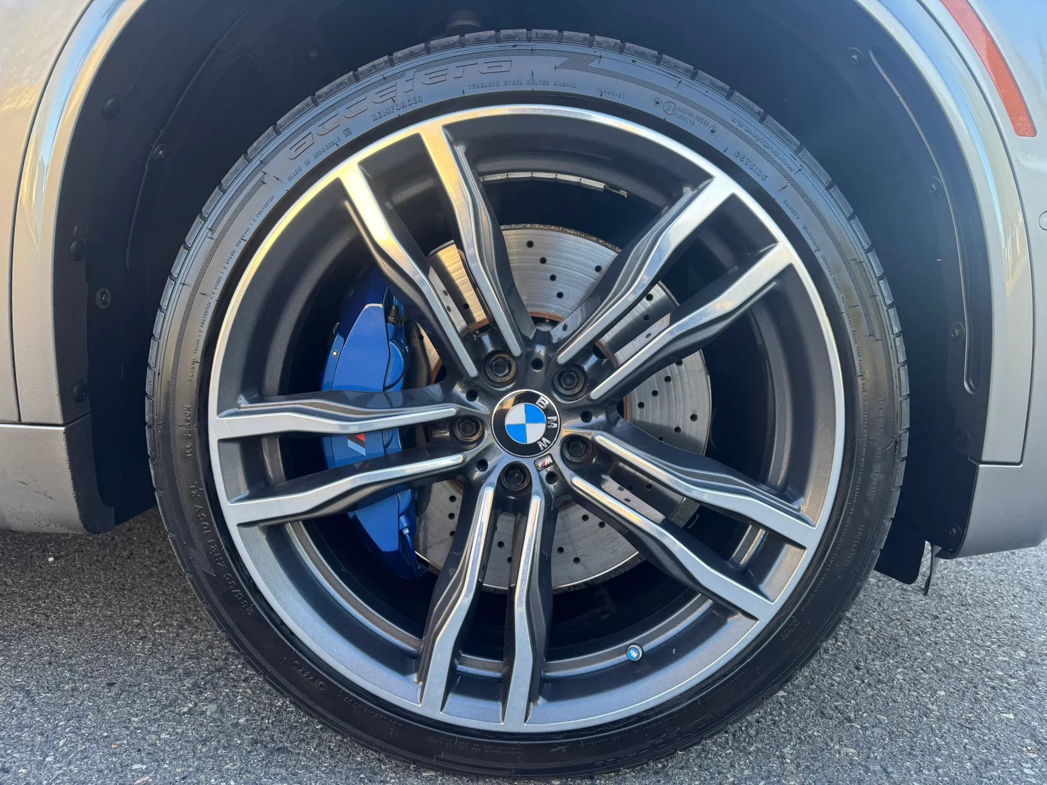 Used 2017 BMW X5 M AWD/4WD image 19