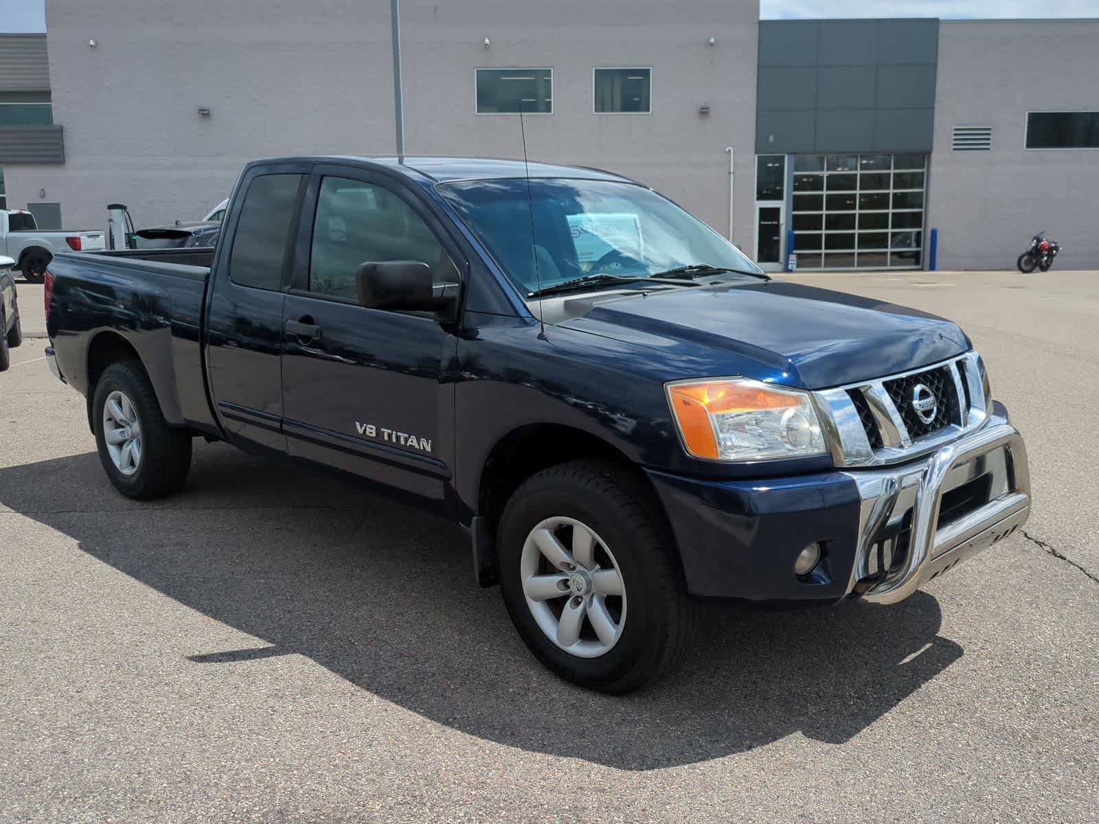 Used 2011 Nissan Titan SV w/ SV Value Truck Pkg AWD/4WD image 2
