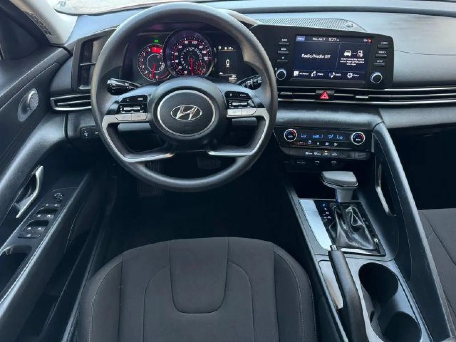 Used 2022 Hyundai Elantra SEL FWD image 29