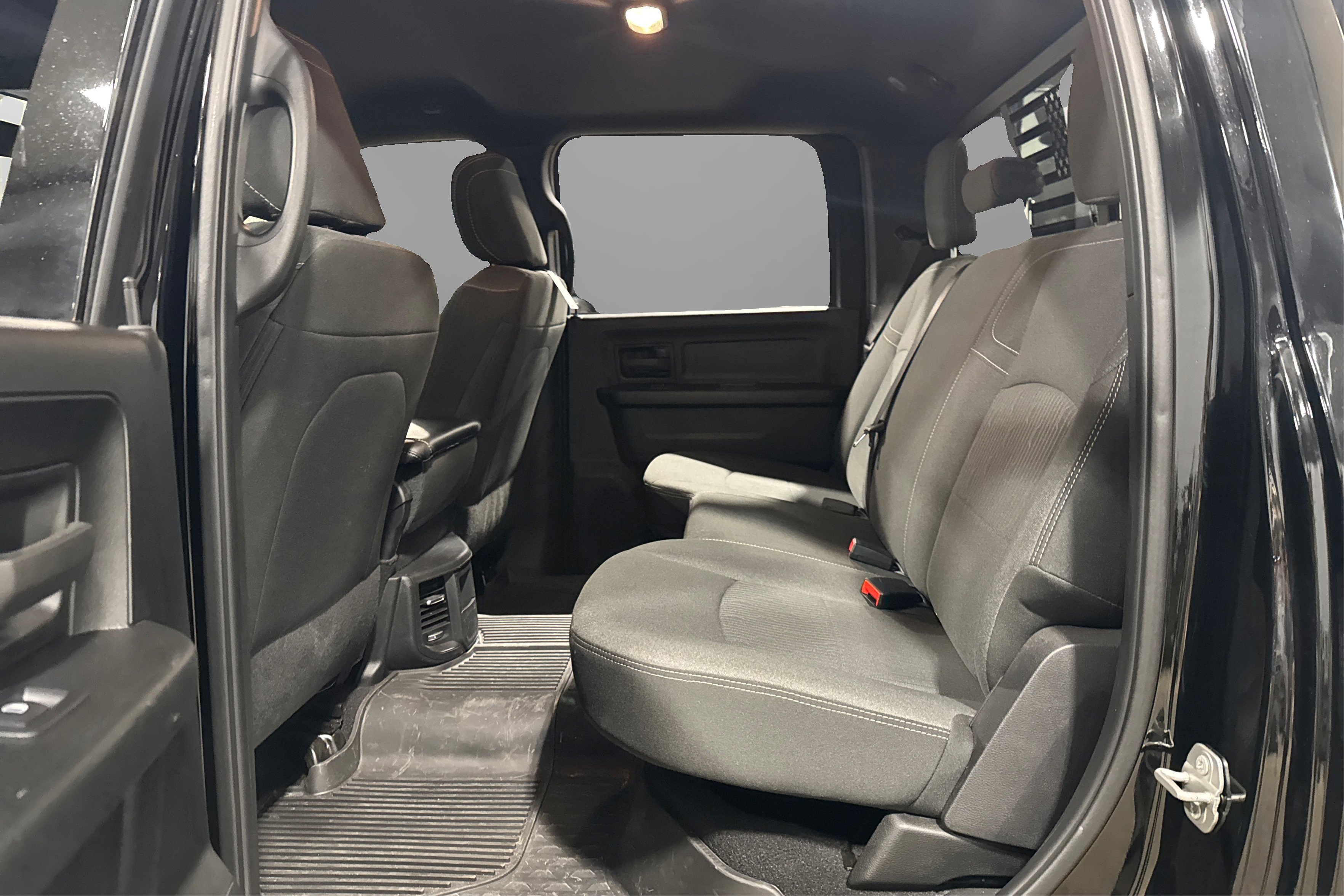 Used 2024 RAM 2500 Tradesman w/ Chrome Appearance Group image 37