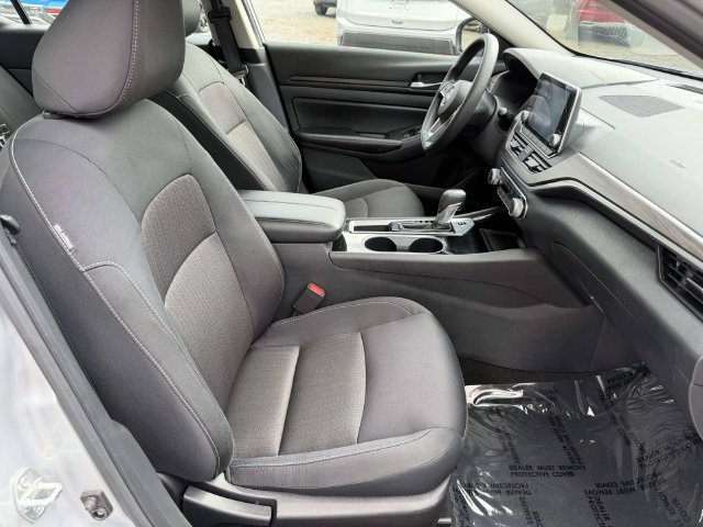 Used 2024 Nissan Altima 2.5 SV FWD image 10