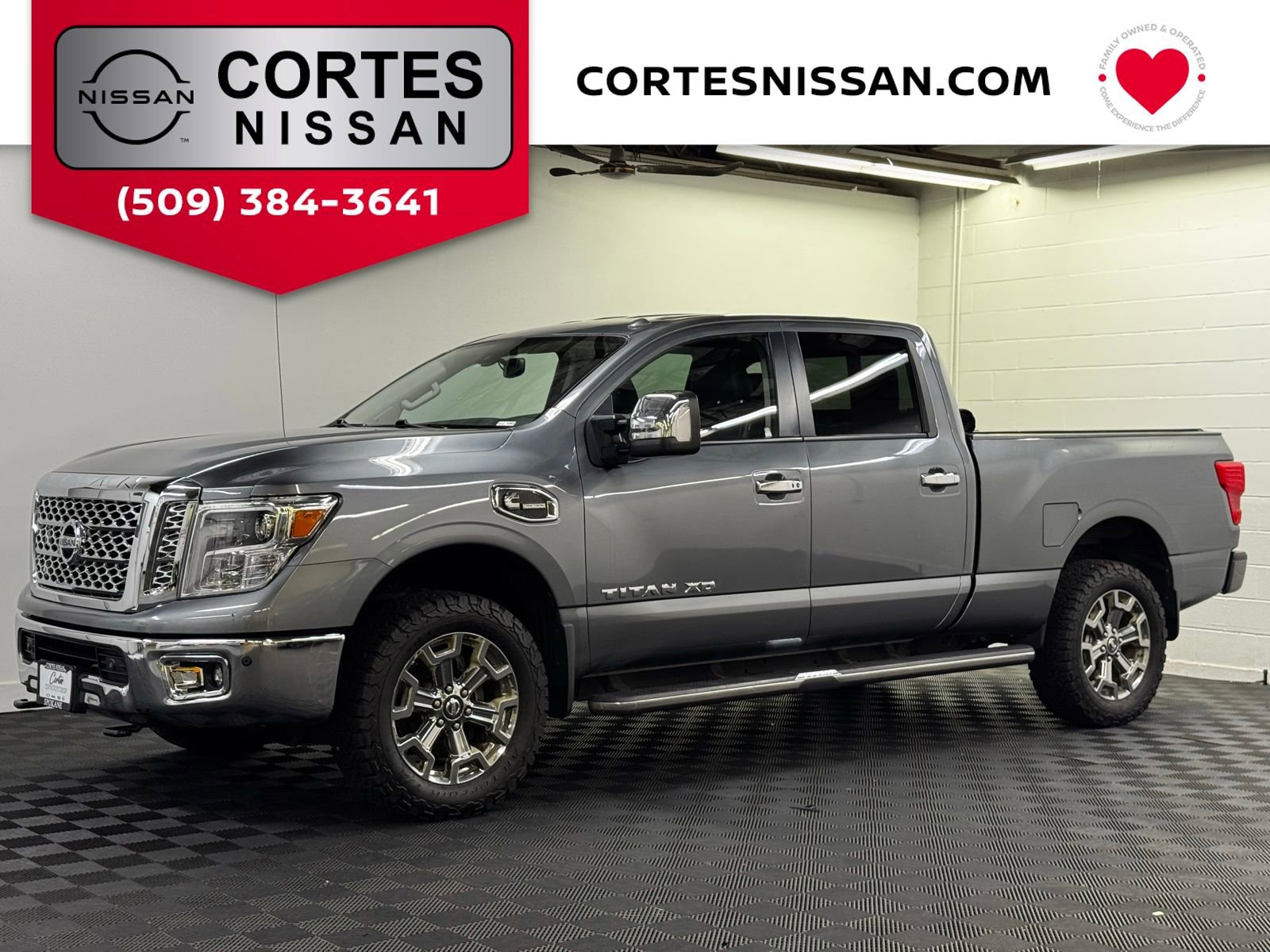 Used 2018 Nissan Titan SL w/ Chrome Package AWD/4WD image 1