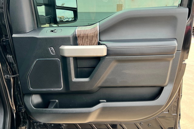 Used 2019 Ford F350 Lariat AWD/4WD image 22