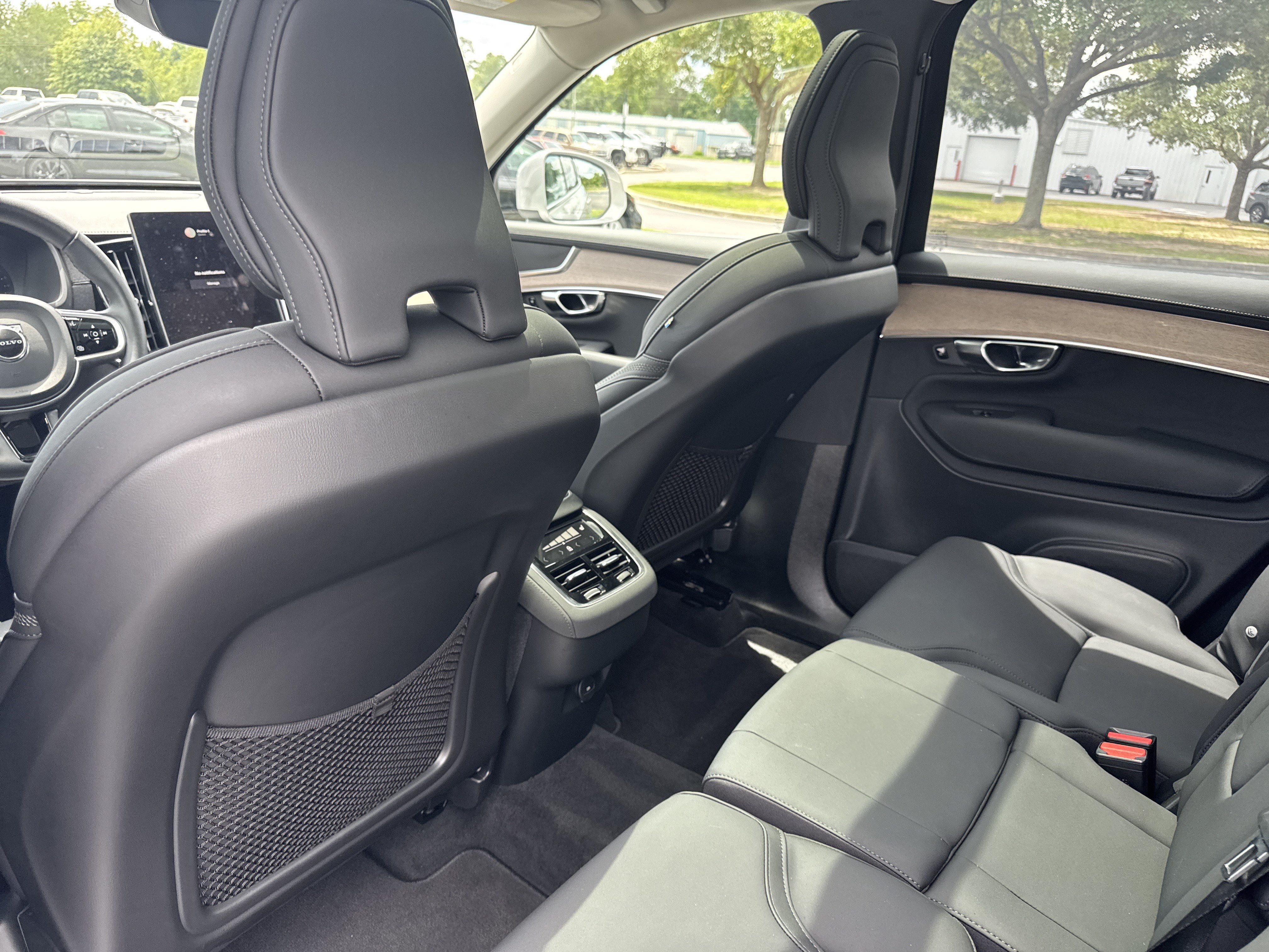 Used 2025 Volvo XC90 B6 Plus AWD/4WD image 26