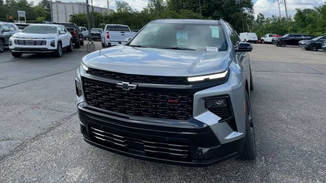 New 2026 Chevrolet Traverse RS w/ LPO, Floor Liner Package AWD/4WD image 5