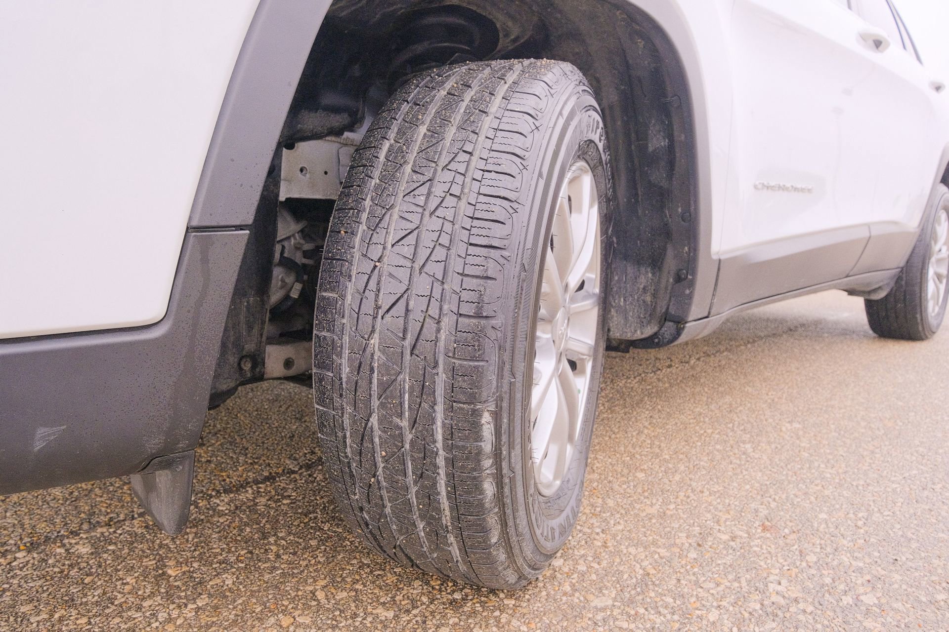 Used 2022 Jeep Cherokee Latitude Lux w/ Sun & Sound Group image 41