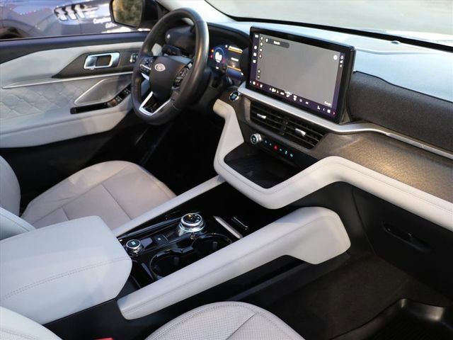 Used 2025 Ford Explorer Platinum w/ LUX Leather Package image 11