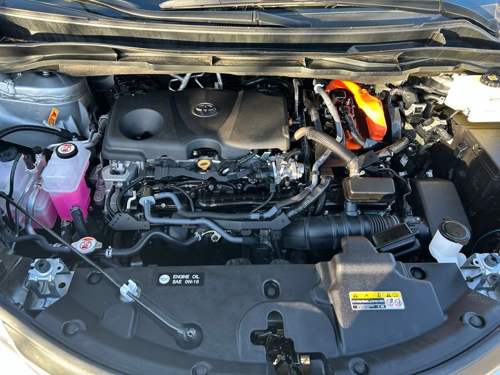 Used 2025 Toyota Sienna LE image 33