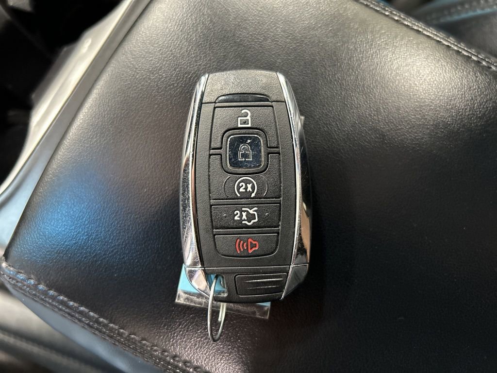 Used 2019 Lincoln Nautilus Select image 24