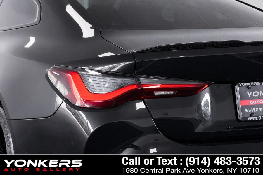 Used 2021 BMW M4 Competition w/ M Carbon Exterior Package RWD image 23