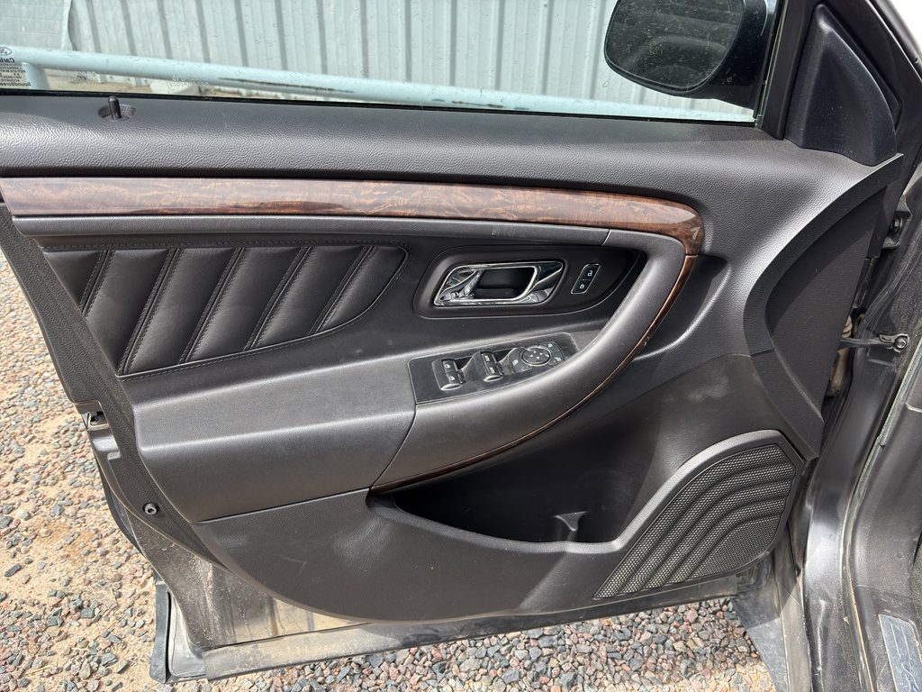 Used 2017 Ford Taurus Limited image 10