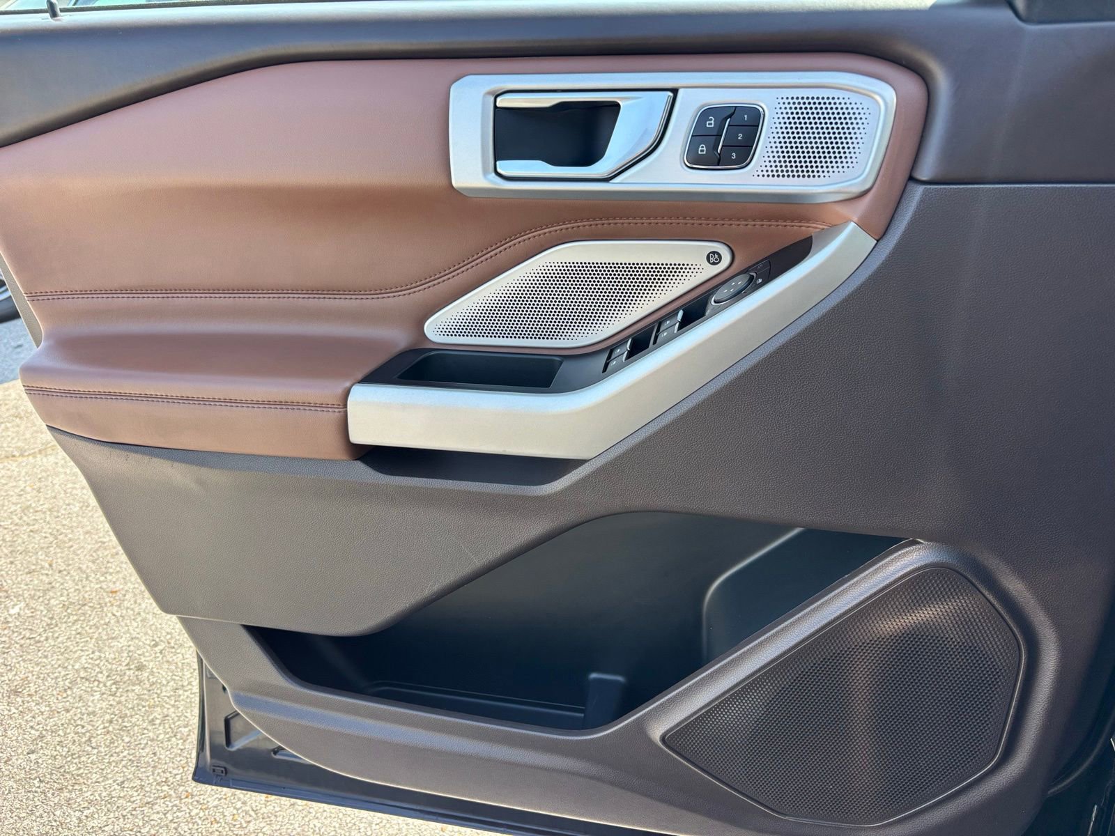 Used 2022 Ford Explorer King Ranch w/ Class IV Trailer Tow Package AWD/4WD image 16