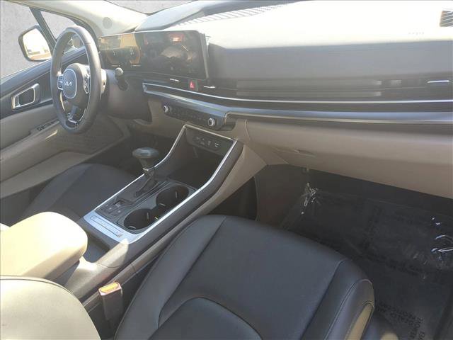 Used 2025 Kia Carnival image 22