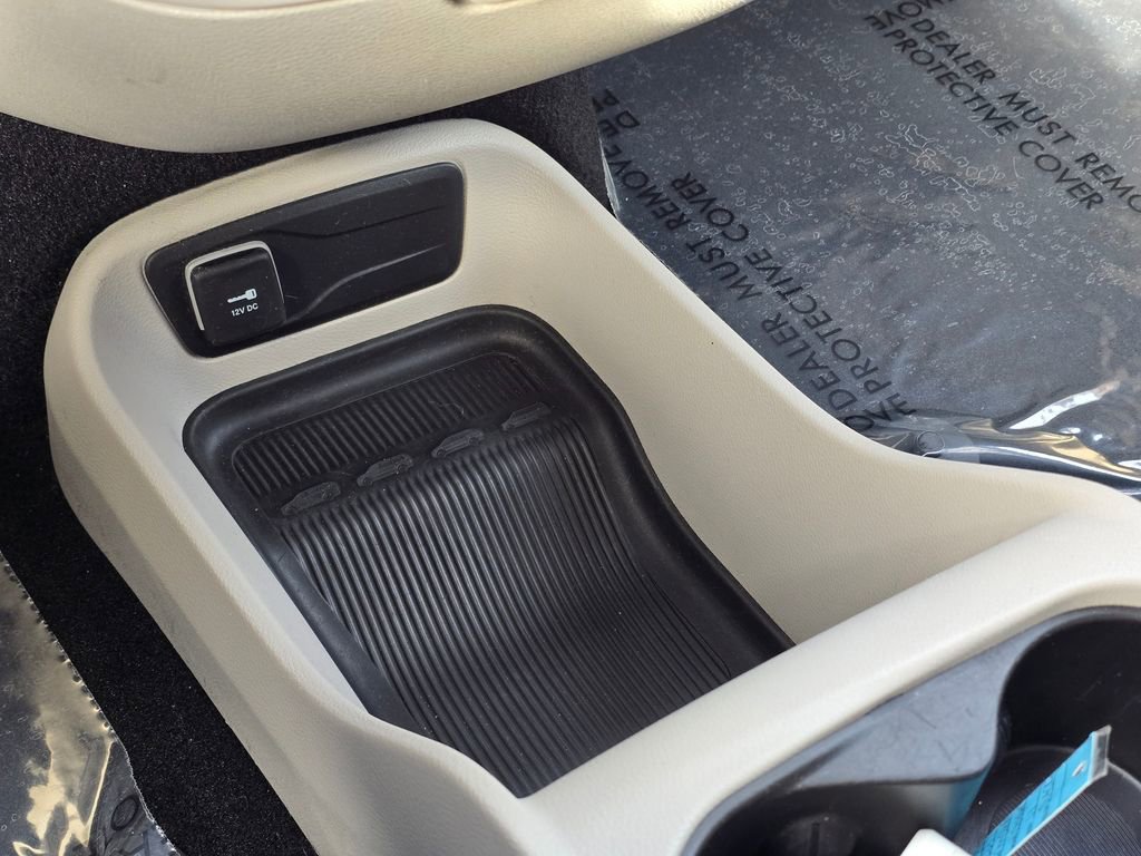 Used 2023 Chrysler Voyager LX image 32