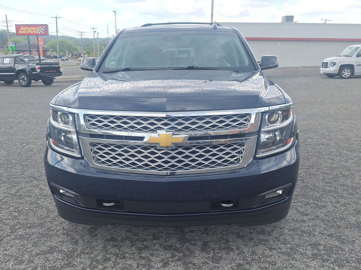 Used 2019 Chevrolet Tahoe LT w/ LT Signature Package AWD/4WD image 8