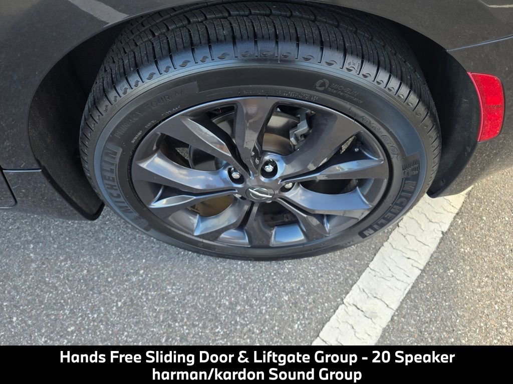 Used 2019 Chrysler Pacifica Touring-L Plus w/ Advanced Safetytec Group FWD image 13