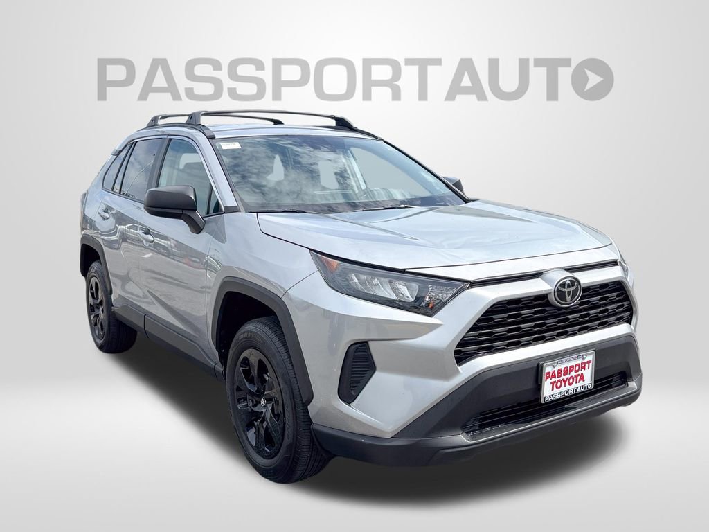 Used 2021 Toyota RAV4 LE AWD/4WD image 11